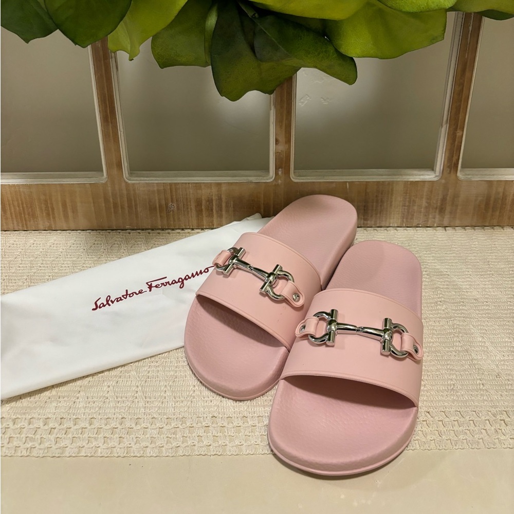 Ferragamo Pink Slides